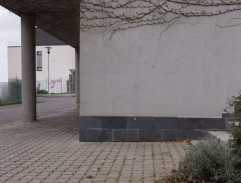 pred Julkiným domom