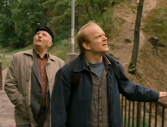 otec so synom na mostíku