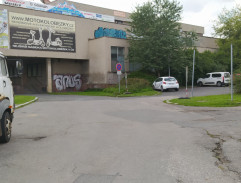 Příjez autobusu z Prahy