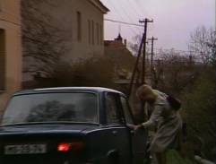 Před zdravotním střediskem v Týništi