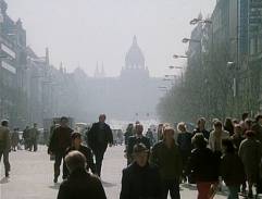 Úvod filmu na náměstí