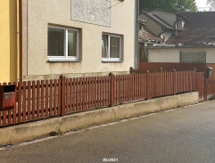 por. Hamáček před hostincem - II