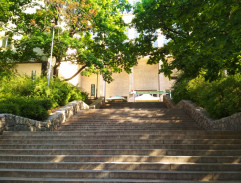Schody před Sokolovnou