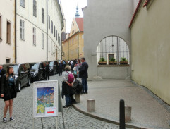 ulica pri škole, kde chodí Váleček na hodiny maľovania