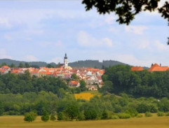 Město