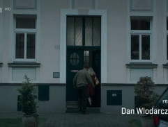 Před domem Jánské