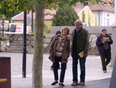 Před kulturním centrem