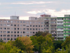 Paneláky na sídlišti