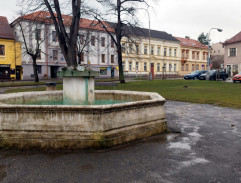 Před kadeřnictvím