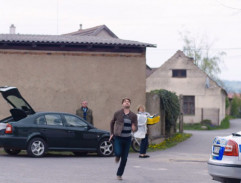 Kamil sprintuje za jeřábem