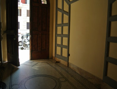 Chodba domu, kde bydlí Titti