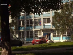 Adela odchádza zo školy