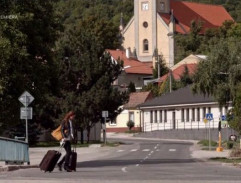 pred kostolom v Lipanoch