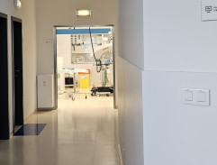 chodba pred operačnou sálou v Košiciach