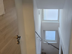 na schodoch kúpeľov