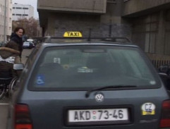 parkovisko pred nadáciou SUNSHINE