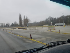 Za hraničním přechodem