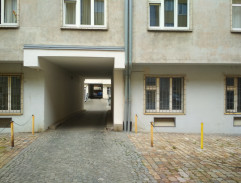 Pasačka v průchodu