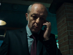 Plukovník Tauber telefonuje