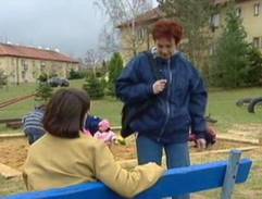 lavička pri panelákoch