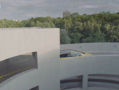 Příjezd na parkoviště