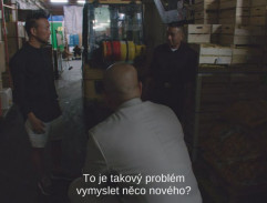 Hádka Vietnamců ve skladu