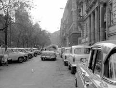 Luxusní vůz na ulici