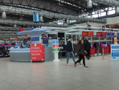 Na letišti 2