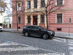 Dům, kde bydlí ex-přítelkyně