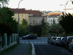 ulica pred domom Marcelinej matky