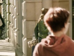 pred cestovnou kanceláriou