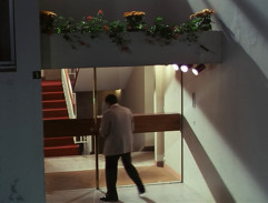 Verjeat vstoupí do svého domu