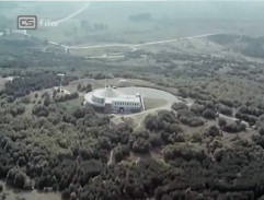 Stavba na vrcholu hory