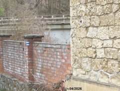U plotu