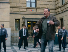 Před aukční síní