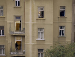 Vyšetřování vraždy v protějším domě