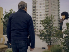 Na střeše paneláku