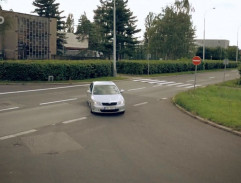 Zatáčka projetá smykem