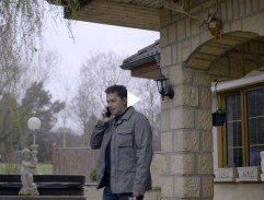 Před domem Kotových