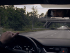 Příjezd k dálničnímu mostu