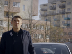 Před Junkovým bydlištěm