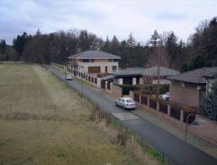 Před domem Sedlářových