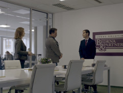 Výslech v zasedačce