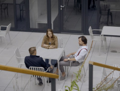 Výslech na dvorku 2