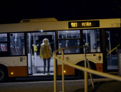 S03E35 Dívka v parku