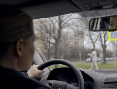 Kpt. Májová v autě 2