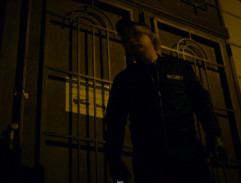 Před muzeem drahých kamenů