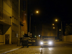 Příjezd k doupěti