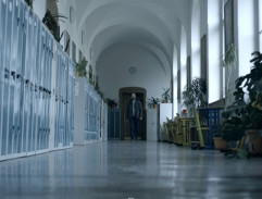 Chodba se skříňkami