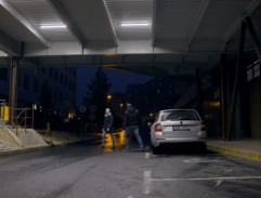 Příjezd k nemocnici